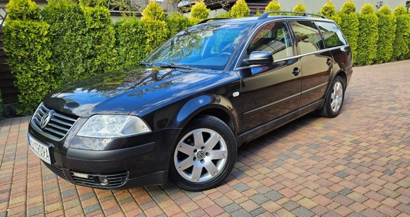 Volkswagen Passat cena 8999 przebieg: 294000, rok produkcji 2004 z Gryfów Śląski małe 232